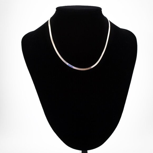 925 Sterling Silver Herringbone Necklace With Toggle Clasp - Picture 3 of 8